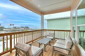 Copano Breeze 3 Bedroom Home by RedAwning