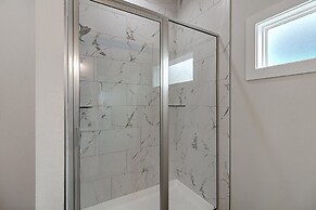 Copano Breeze 3 Bedroom Home by RedAwning