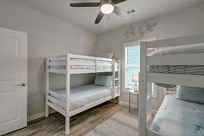 Copano Breeze 3 Bedroom Home by RedAwning