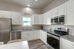 Copano Breeze 3 Bedroom Home by RedAwning