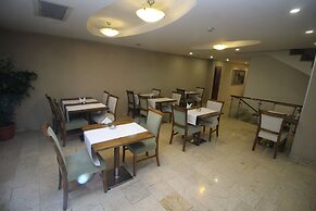 Vali Erdogan Konuk Evi Hitit Otel