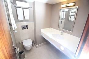 Vali Erdogan Konuk Evi Hitit Otel