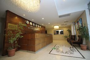 Vali Erdogan Konuk Evi Hitit Otel