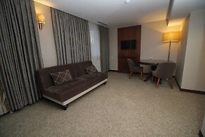 Vali Erdogan Konuk Evi Hitit Otel