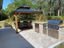 Suite Dreams Guesthouse aka Care Takeover Home