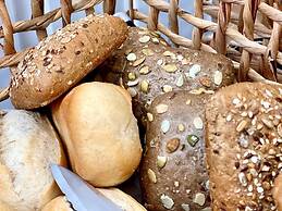 Suite Dreams Guesthouse aka Care Takeover Home