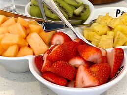 Suite Dreams Guesthouse aka Care Takeover Home