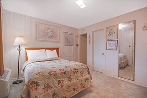 Sunflower Motel Hiawatha By OYO