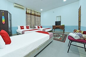 OYO 90441 Cz Traveler's Hotel