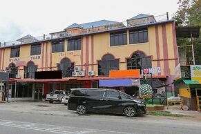 OYO 90441 Cz Traveler's Hotel