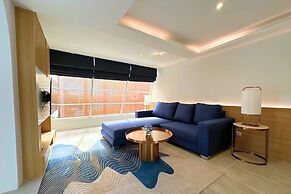 Away Bangkok Riverside Kene