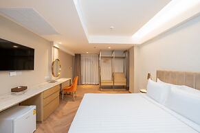 Away Bangkok Riverside Kene