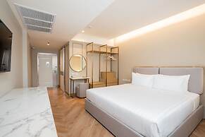 Away Bangkok Riverside Kene