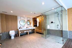 Away Bangkok Riverside Kene