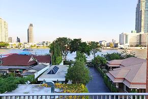 Away Bangkok Riverside Kene