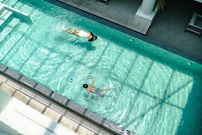 Away Bangkok Riverside Kene