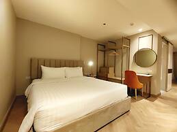 Away Bangkok Riverside Kene