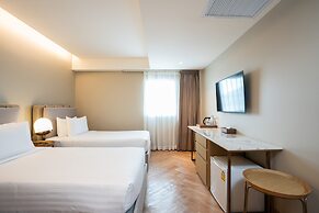 Away Bangkok Riverside Kene