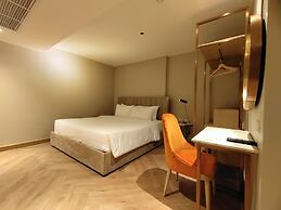 Away Bangkok Riverside Kene