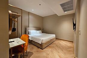 Away Bangkok Riverside Kene