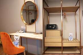 Away Bangkok Riverside Kene