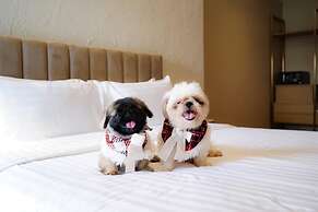 Away Bangkok Riverside Kene