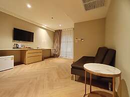 Away Bangkok Riverside Kene