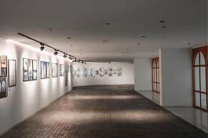 Away Bangkok Riverside Kene