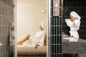 Gardina Asoke Hotel & Residence