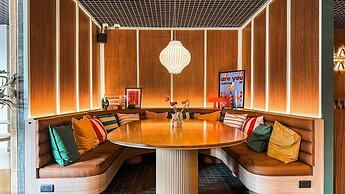 Gardina Asoke Hotel & Residence