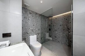 Gardina Asoke Hotel & Residence