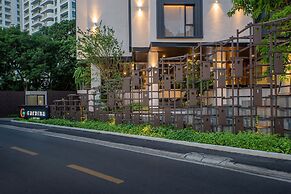 Gardina Asoke Hotel & Residence