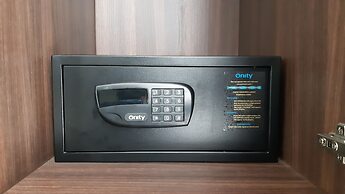 Gardina Asoke Hotel & Residence