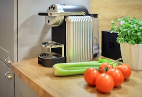 Jimmy's Apartments Dandelion