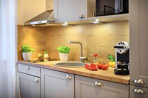 Jimmy's Apartments Dandelion