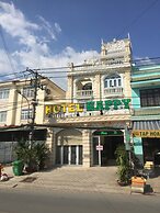Happy Hotel Binh Chanh