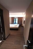 Lion Peak Hotel Hamilton