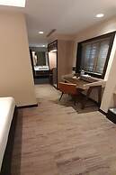 Lion Peak Hotel Hamilton