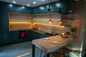 Luxury Apartment Eqanimity