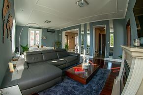 Luxury Apartment Eqanimity