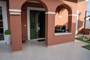 Luxury Apartment Eqanimity