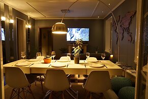 Luxury Apartment Eqanimity