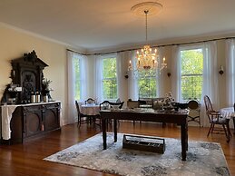 The King's Daughters Bed and Breakfast