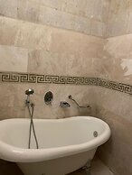 King Apart by Travellers