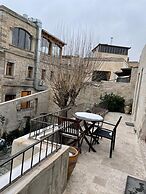 King Apart by Travellers