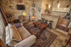 King Apart by Travellers