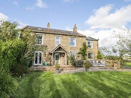 Meagill Farmhouse, hot Tub, bbq hut