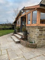 Meagill Farmhouse, hot Tub, bbq hut