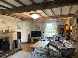 Meagill Farmhouse, hot Tub, bbq hut