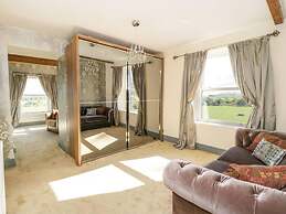 Meagill Farmhouse, hot Tub, bbq hut